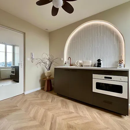 Moderne Au Pied De La Cathedrale De Apartamento