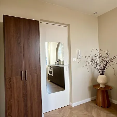 Moderne Au Pied De La Cathedrale De Apartman *