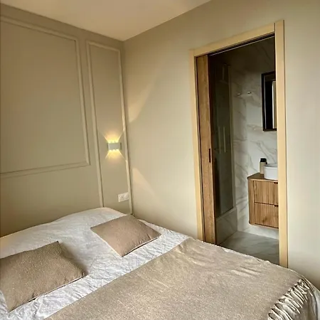 Апартаменты Moderne Au Pied De La Cathedrale De