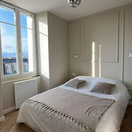 Moderne Au Pied De La Cathedrale De Apartamento