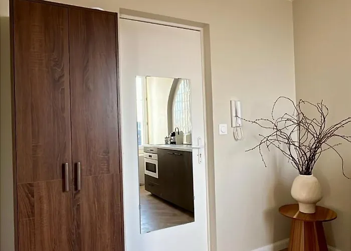 Moderne Au Pied De La Cathedrale De Apartamento *