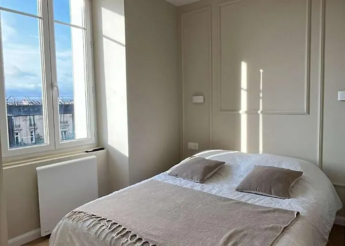 Moderne Au Pied De La Cathedrale De Apartamento